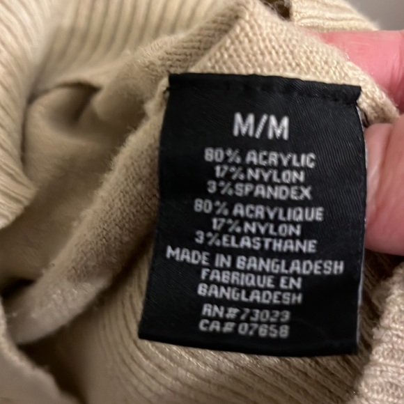 SALE!!! SIRENS SWEATER  5/25!!🔥🔥🔥🔥 - Picture 7 of 9